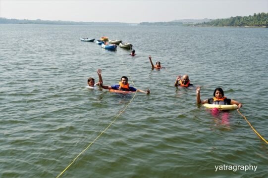 गोवा कयाकिंग और तैराकी