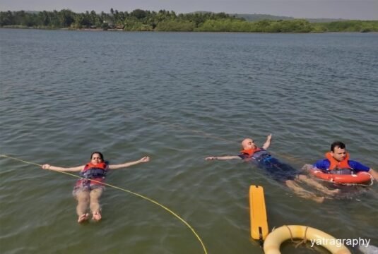 गोवा में तैराकी