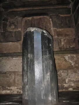 lord vishnu in mahabalipuram shore temple