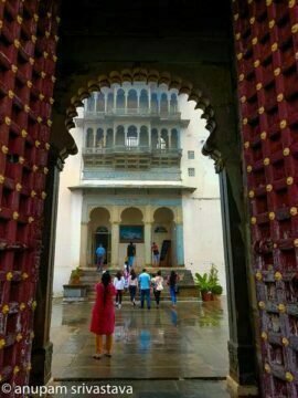 सज्जनगढ़ किला मुख्य द्वार 