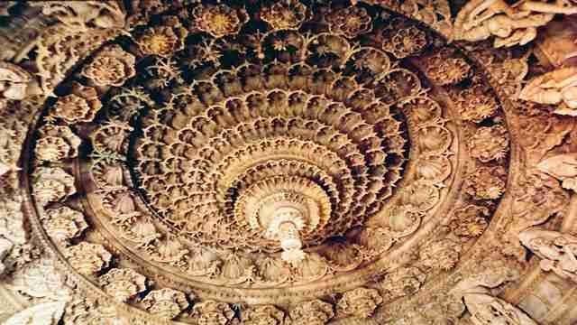 dilwara jain temple in mount abu