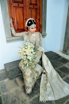 bride holding flower